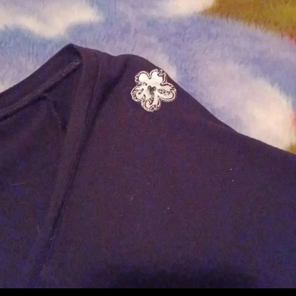 💙🐾Gorgeous black top with sparkly decor and low neckline - Picture 8 of 13